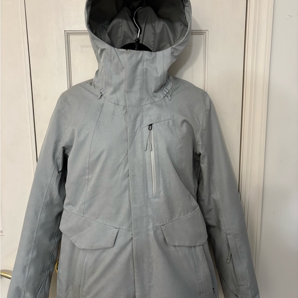 The North Face Women's ThermoBall Triclimate 3-in-1 Complete Light Gray Jacket.